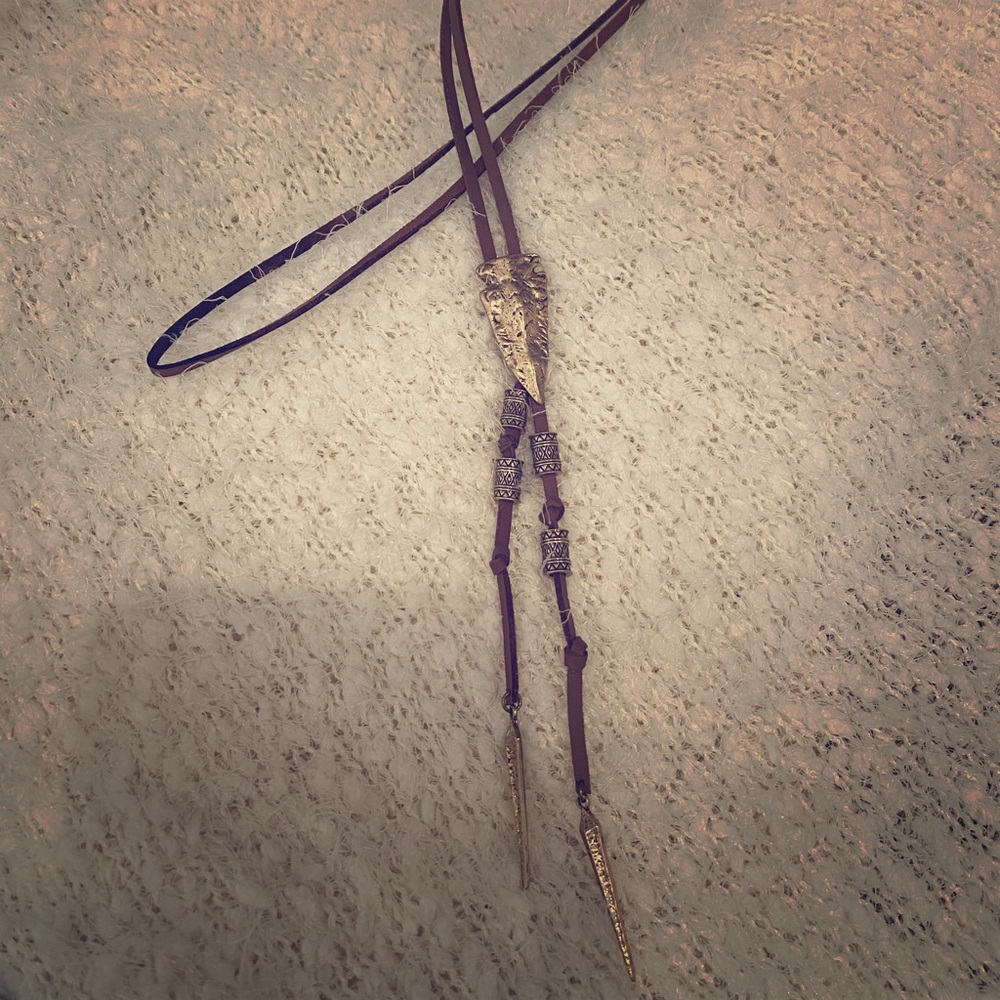 ⚪️ 2/$10! Unique necklace!